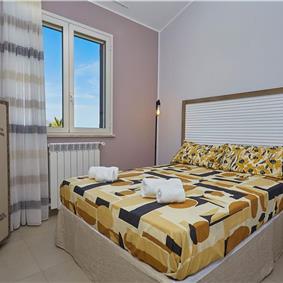 5 bedroom villa with infinity pool, Castellammare del Golfo, sleeps 9